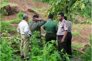 longsor di Blok Bungawari, Desa Tugumulya, Kecamatan Darma, Kabupaten Kuningan, 