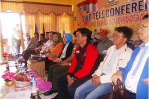 Live teleconfrence di KPUD Kuningan.