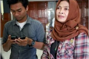 anggota Pansus I DPRD Kuningan Fraksi Gerindra Persatuan, Herawatianggota Pansus I DPRD Kuningan Fraksi Gerindra Persatuan, Herawati saat diwawancara wartawan di gedung DPRD Kuningan