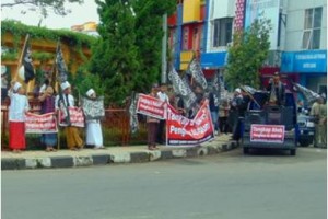 Demo minta Ahok Ditangkap