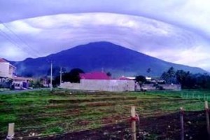 Awan seperti letusasn nuklir