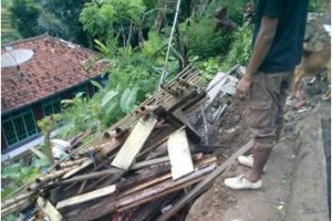 Longsor di Cigalumpit, Ternak dan Sawah Tertimbun