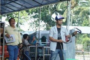 J&J Manjakan Pengunjung dengan Mini Zoo