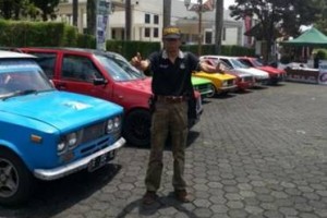 Penggemar Mobil Fiat Peringati Sewindu PFJ