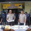 Kapolres Kuningan saat memberikan keterangan pers di Mapolres Kuningan.