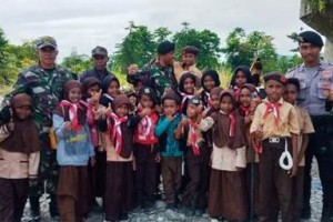 Satgas Yonif Raider Tuah Sakti Dukung Gerakan Pramuka 