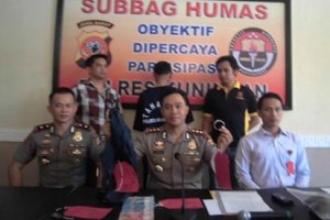 Kapolres Kuningan saat mengungkapkan pembunuhan Merry dalam ekspos yang digelar di Mapolres Kuningan.