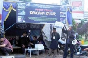 Hizbut Tahrir Galang Danauntuk  Korban Banjir